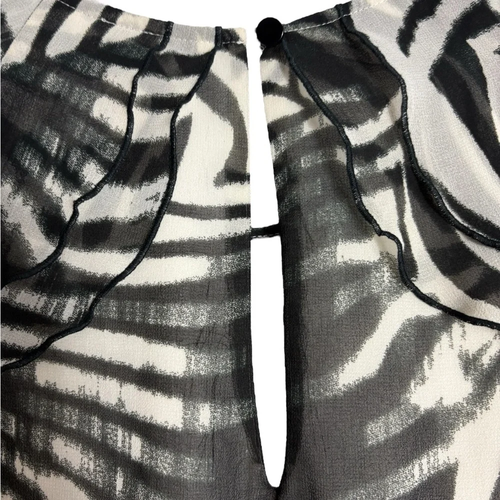 W by WORTH Zebra Print Sleeveless Flounce/Ruffles Blouse Size 2— Quiet Luxury! - Picture 6 of 9